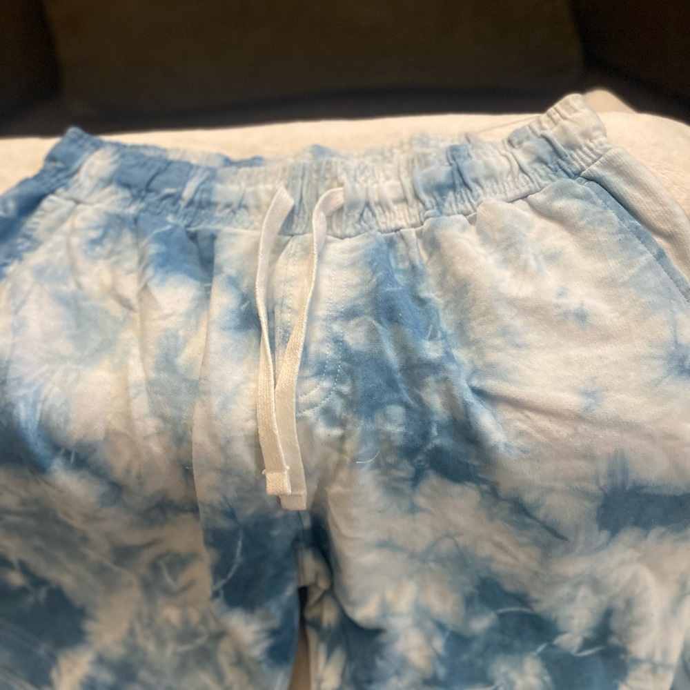 Shorts - Picture 3 of 3